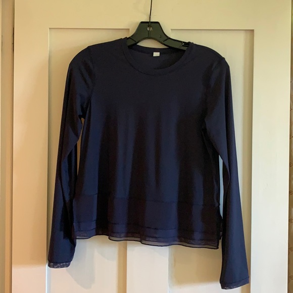 Lululemon navy top with mesh bottom detail - Picture 1 of 5